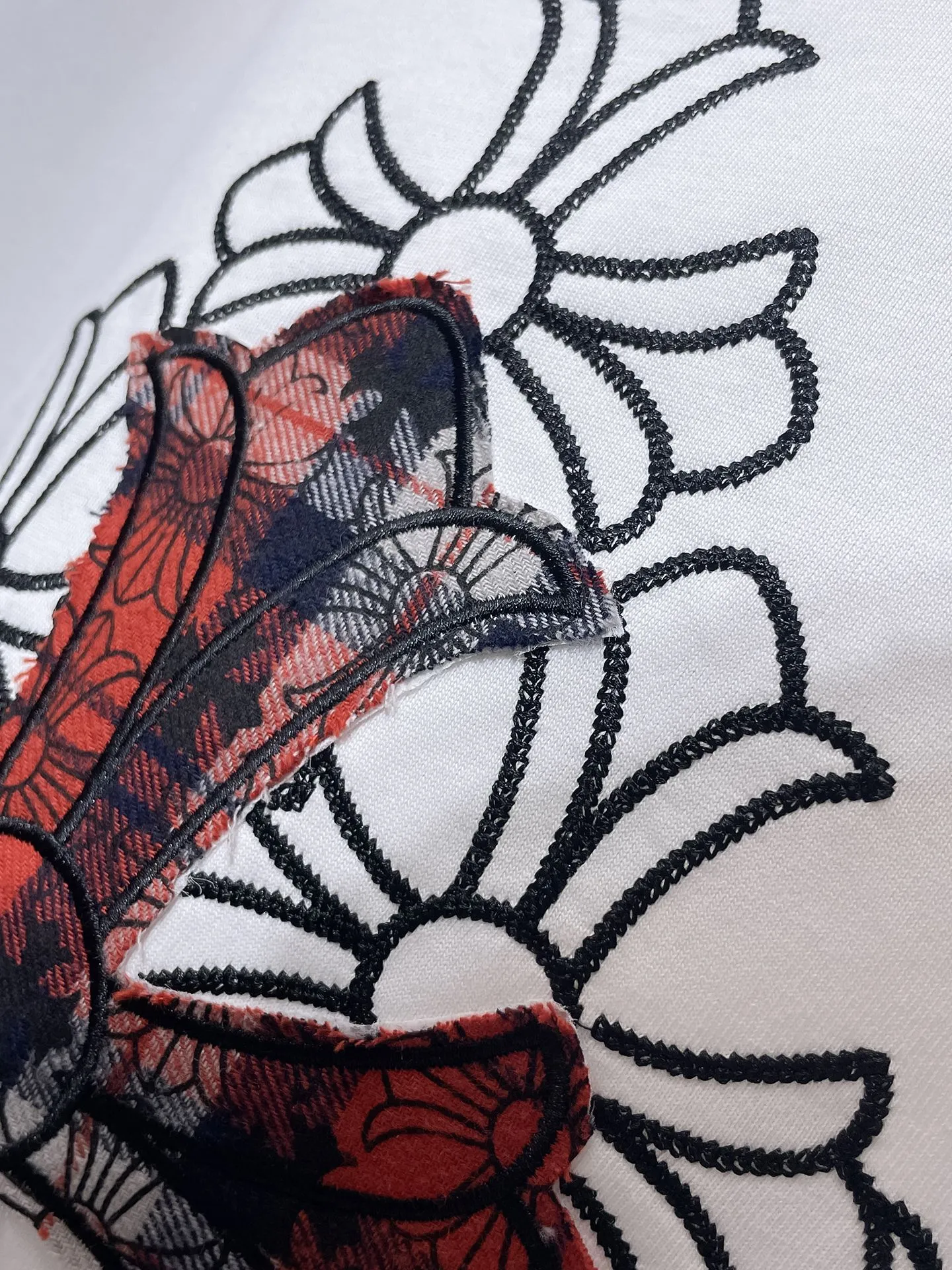 P170 new Chrome Hearts 25ss high version for summer! High-weight, environmentally friendly, high-quality top-grade fabric 280g Crow Cross Heavy Industry hand-applied embroidered willow short sleeves. Counter synchronization. 1:1 replica version. Recommended color: black